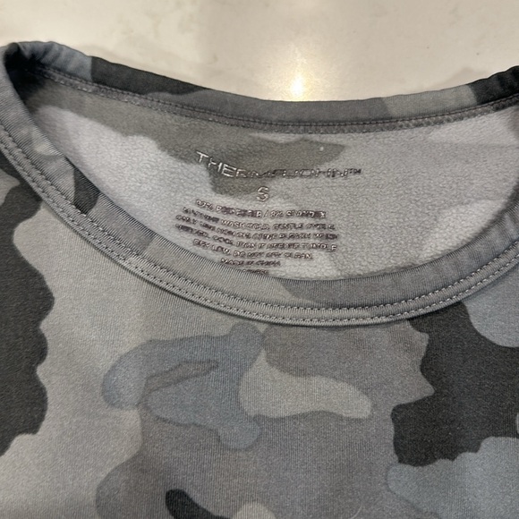 Thermajohn Men’s Small Camo thermal set. Very warm - Picture 2 of 4